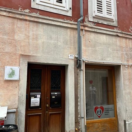Ferienwohnung La Tana Di Alice Muggia Exterior foto
